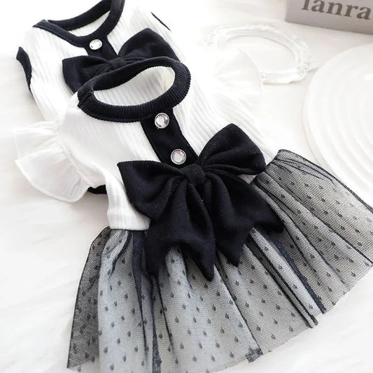 Vestiti Dog Clothes for Small Dogs Summer Dog T-Shirt Pet Dog Skirt Black White Retro Dresses Puppy Costume Chihuahua Clothing
