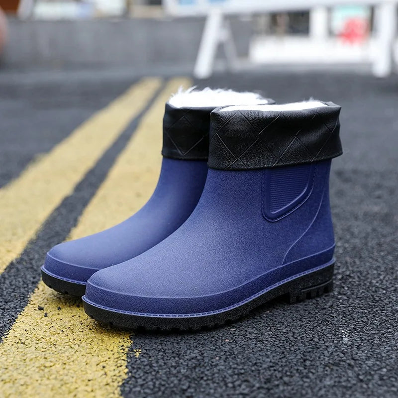 Stivali 2024 New Fishing Men's Short Tube Fishing Rain Boots Outdoor Rainy Waterproof Rubber Shoes Spring Comfortable Wading Water Boots