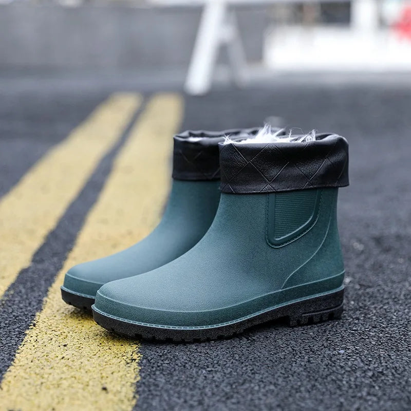 Stivali 2024 New Fishing Men's Short Tube Fishing Rain Boots Outdoor Rainy Waterproof Rubber Shoes Spring Comfortable Wading Water Boots