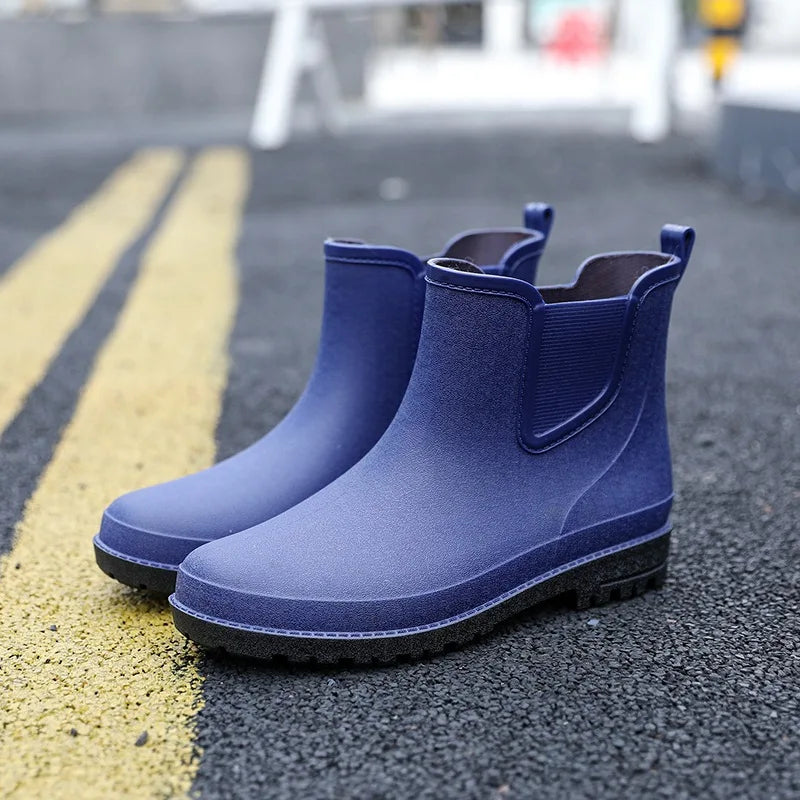 Stivali 2024 New Fishing Men's Short Tube Fishing Rain Boots Outdoor Rainy Waterproof Rubber Shoes Spring Comfortable Wading Water Boots