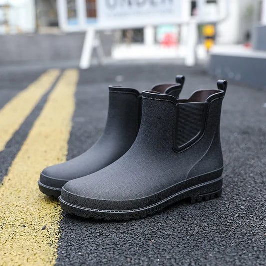 Stivali 2024 New Fishing Men's Short Tube Fishing Rain Boots Outdoor Rainy Waterproof Rubber Shoes Spring Comfortable Wading Water Boots