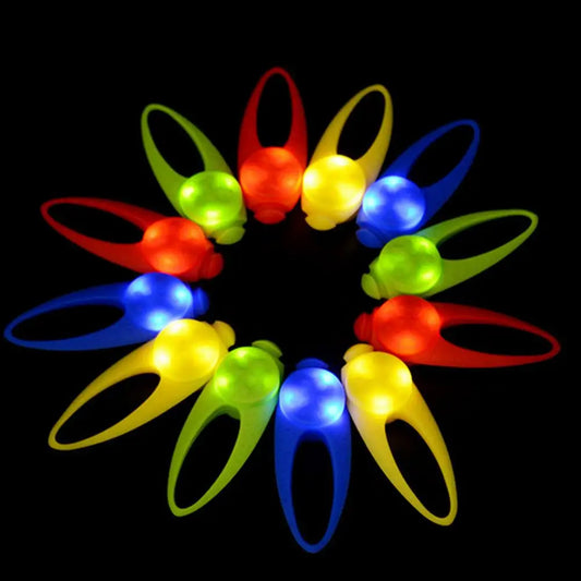 05-Ciondolo di sicurezza a Led con 3 modalità di illuminazione per la visibilità notturna del cane.